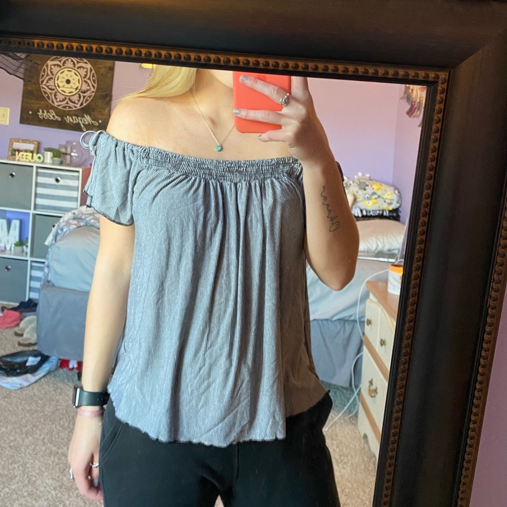 American Eagle top